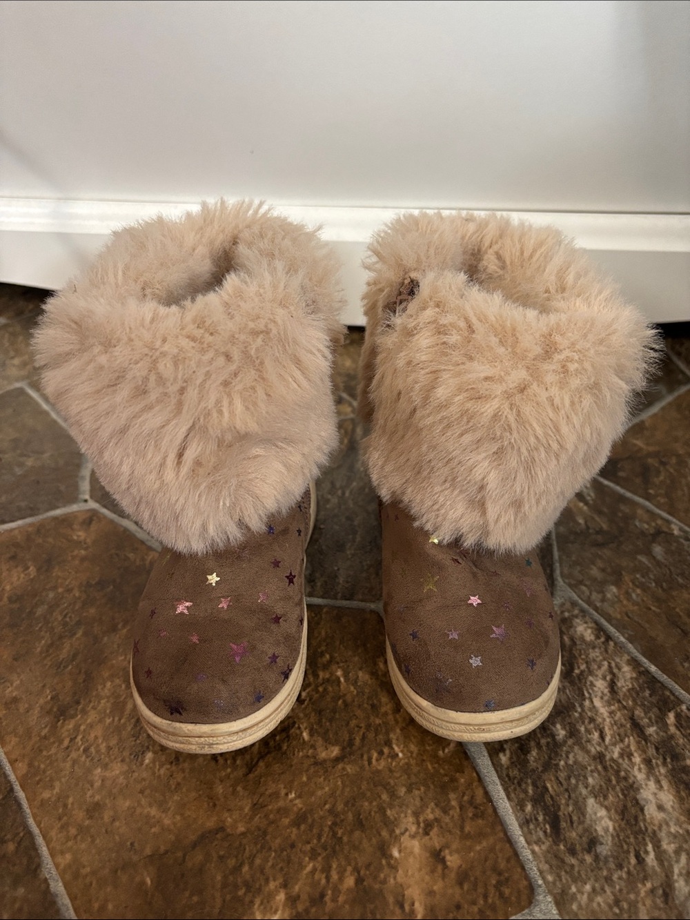 Cat & Jack Tan Faux-Fur Star Toddler Boots